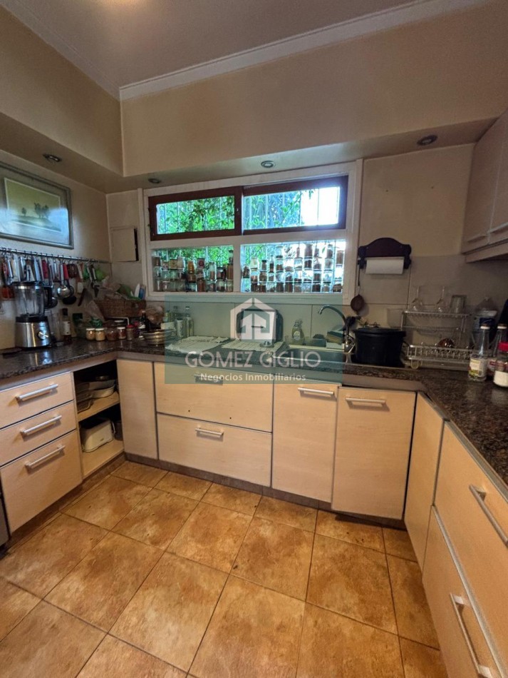 CASA EN VENTA - BARRIO CHAUVIN