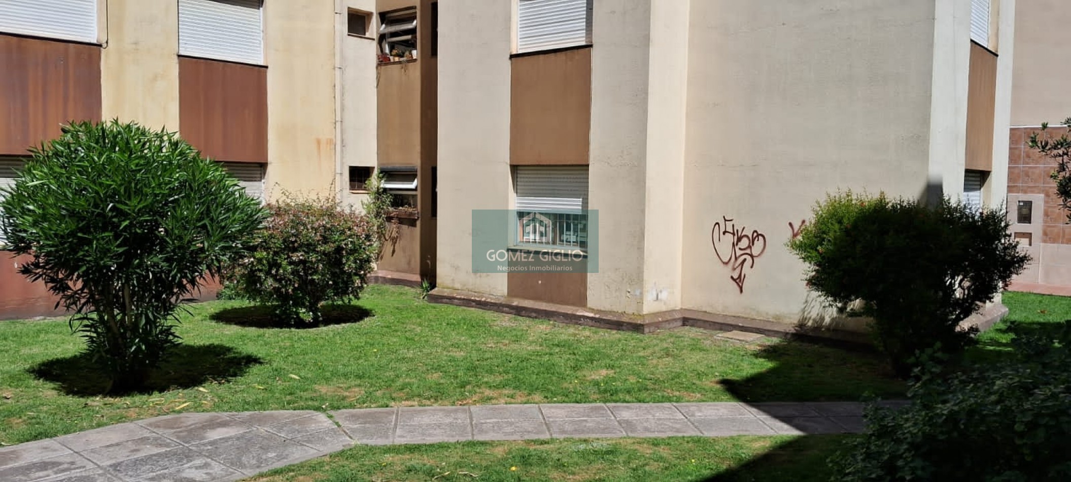 DEPARTAMENTO 4 AMB CON ESPACIO DE COCHERA  BARRIO LAS LILAS