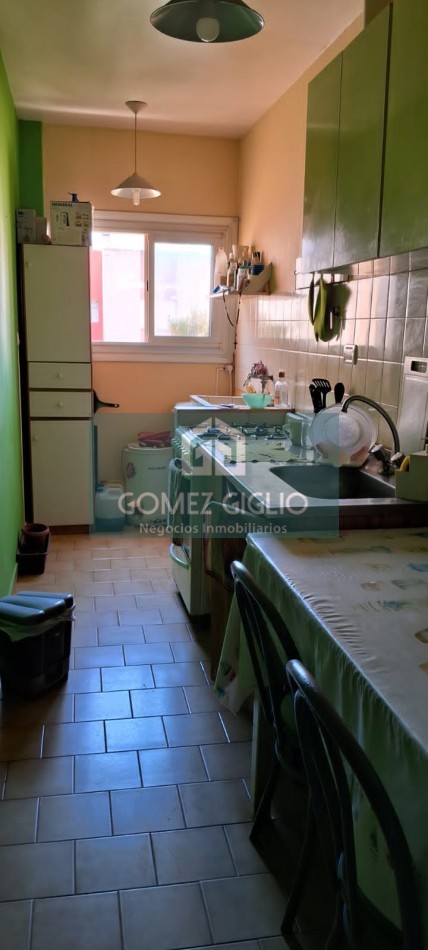 DEPARTAMENTO 4 AMB CON ESPACIO DE COCHERA  BARRIO LAS LILAS